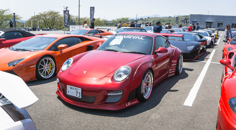 Illustration for article titled This Parking Lot Party Reveals Just How Wild Japan's Tuner Scene Can Get